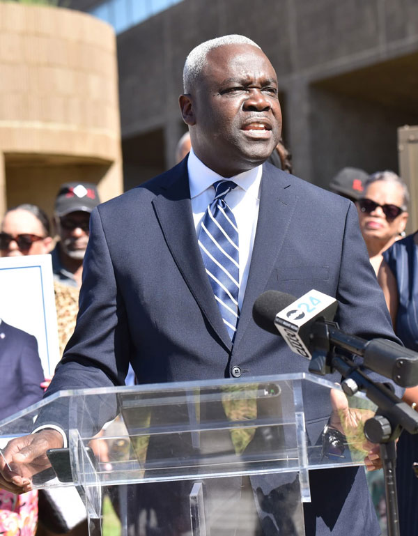 Image of Reginald Hubbard at press conference in front of 201 Poplar Criminal Justice Center.
